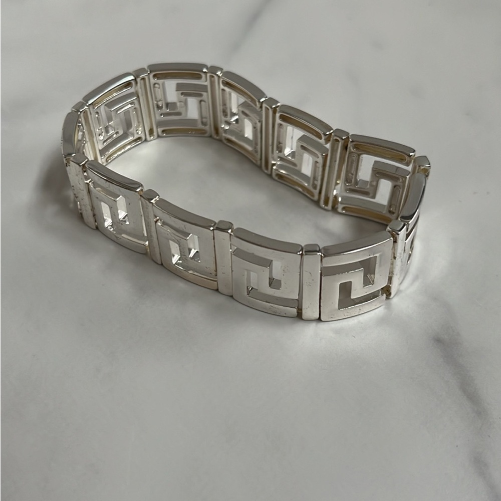 Silver stretch bracelet